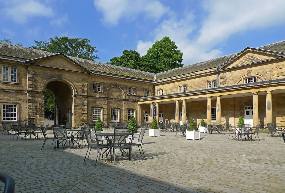 seth-stein-harewood-house-stables-courtyard_02