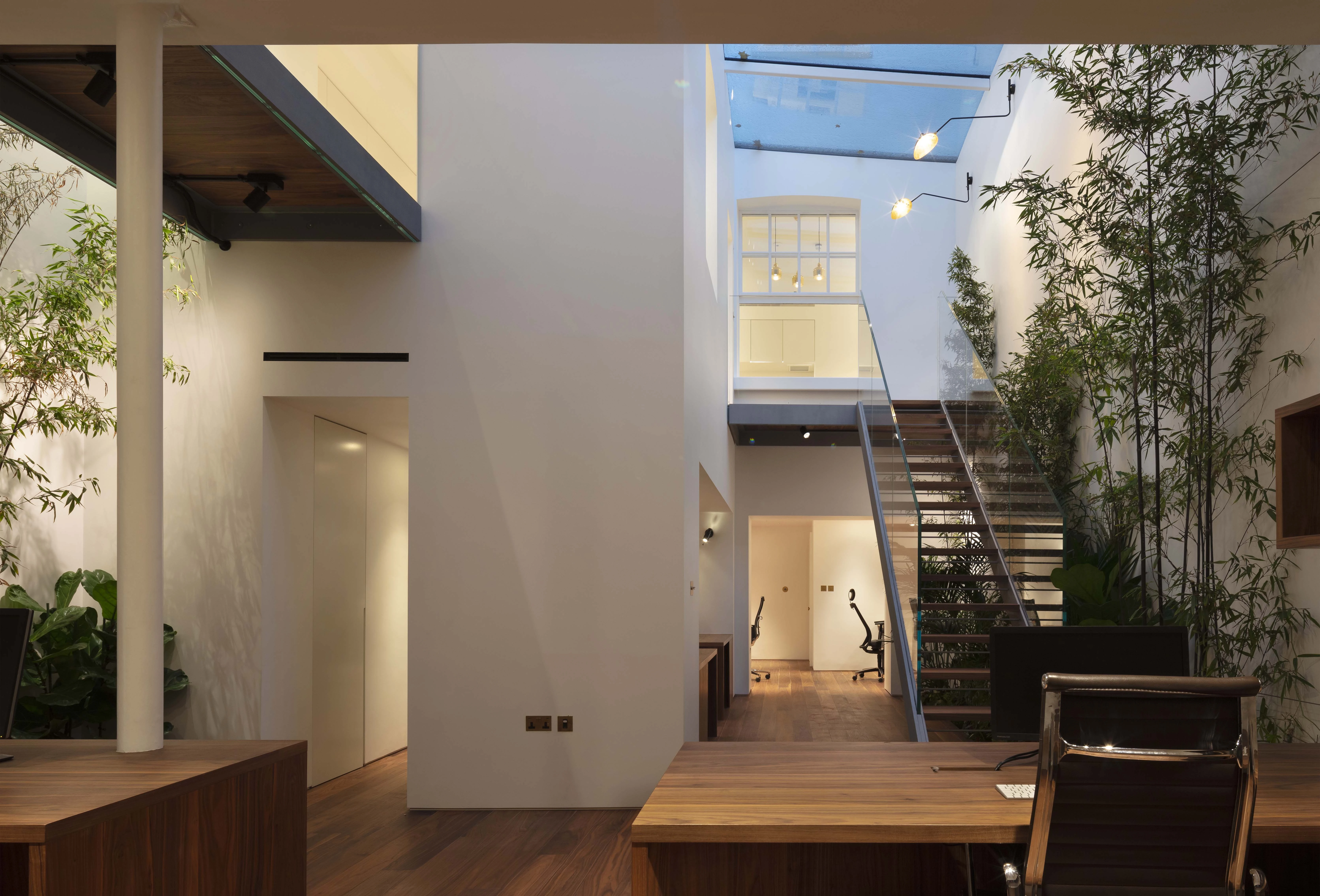 crom09_0007_5-reduced